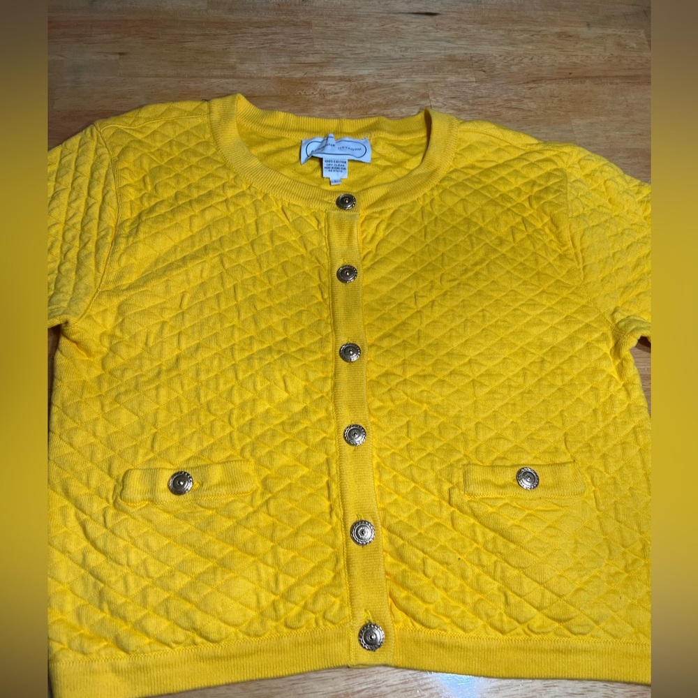 buttondown soft yellow top